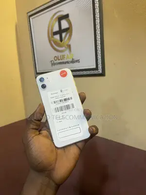 Apple iPhone 11 64 GB White
