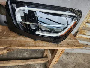Glc300 2019 Driver Side Hheadlight