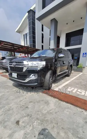 Toyota Land Cruiser 4.5 V8 VXR 2018 Black