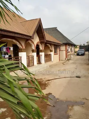 6bdrm Bungalow in Alakia for sale