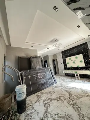 3bdrm Block of Flats in Olapade Estate, Ologuneru for rent