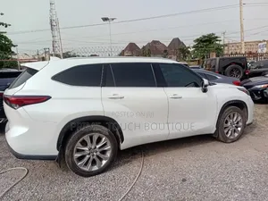 Toyota Highlander Limited AWD 2023 White