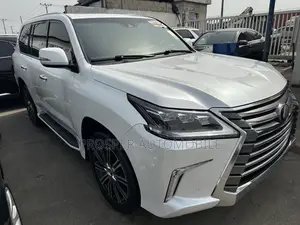 Lexus LX 570 AWD 2019 White