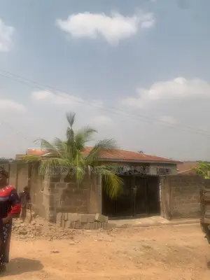 2bdrm Bungalow in Wakajaye for sale