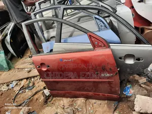 Toyota Pontiac Vib 2005 Front Door Right Side
