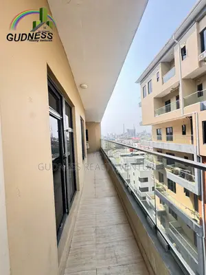 4bdrm Apartment in Victoria Island for rent
