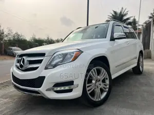 Mercedes-Benz GLK-Class Base GLK 350 4dr AWD 4MATIC (3.5L 6cyl 7A) 2015