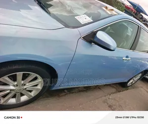 Toyota Camry XLE 4dr Sedan (2.5L 4cyl 6A) 2013 Blue