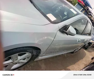 Toyota Camry SE 4dr Sedan (2.5L 4cyl 6A) 2013 Silver
