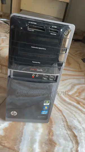 Desktop Computer HP Pavilion 27 8GB Intel Core i5 SSD 500GB