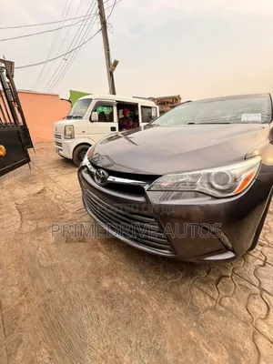 Toyota Camry LE 4dr Sedan (2.5L 4cyl 6A) 2015 Gray