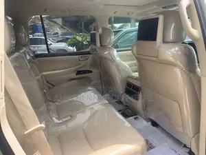 Lexus LX 570 AWD 2016 Gold
