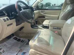 Lexus LX 570 AWD 2016 Gold
