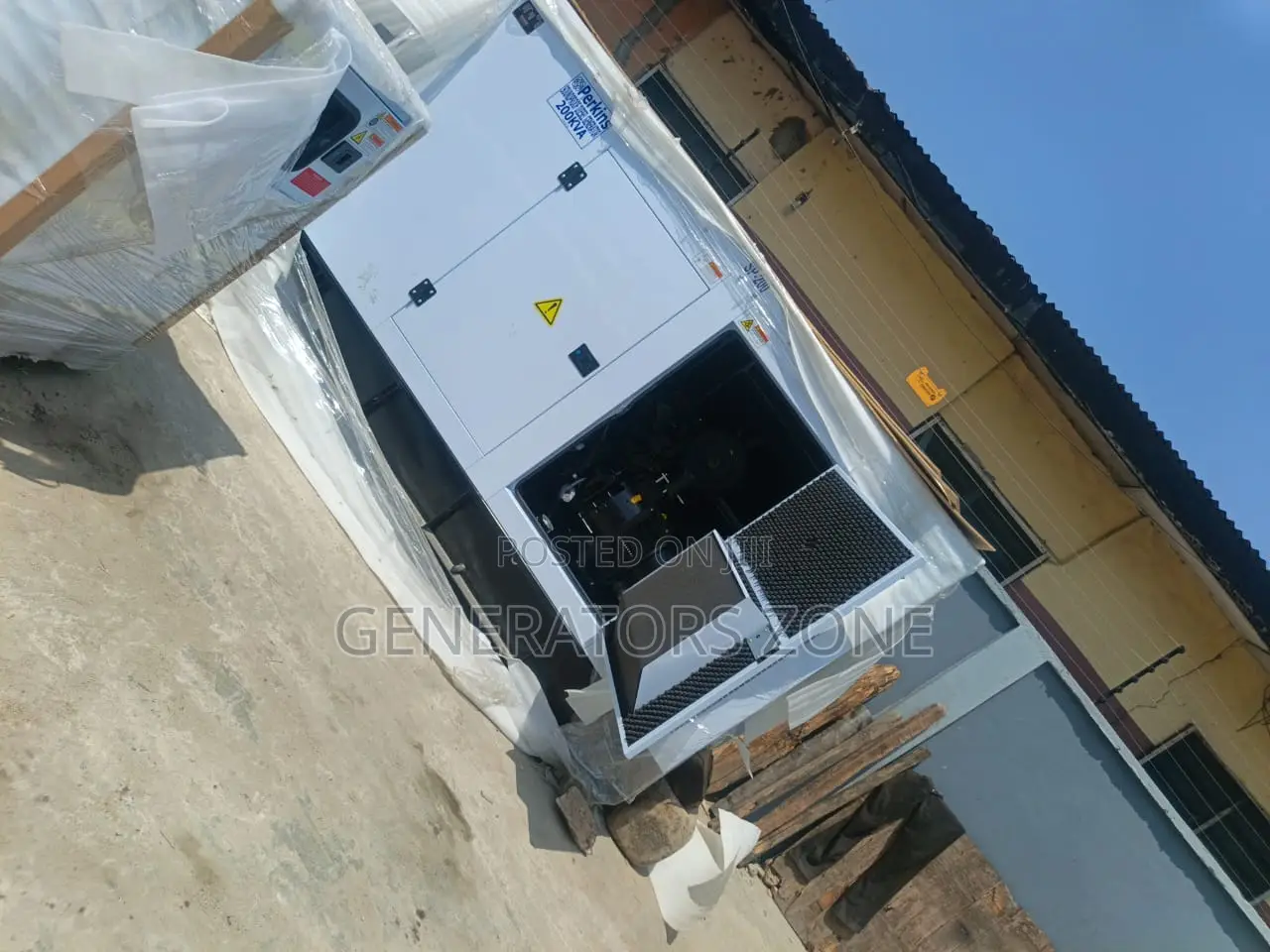 200kva Perkins Engine Soundproof Power Unit