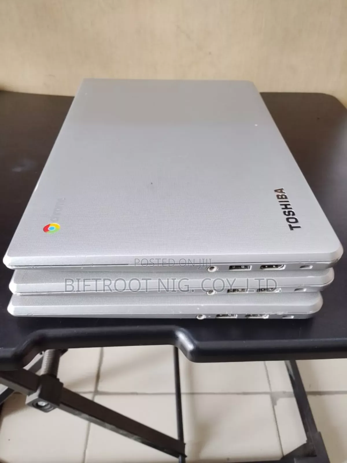 Laptop Toshiba 2GB Intel Celeron SSD 16 GB