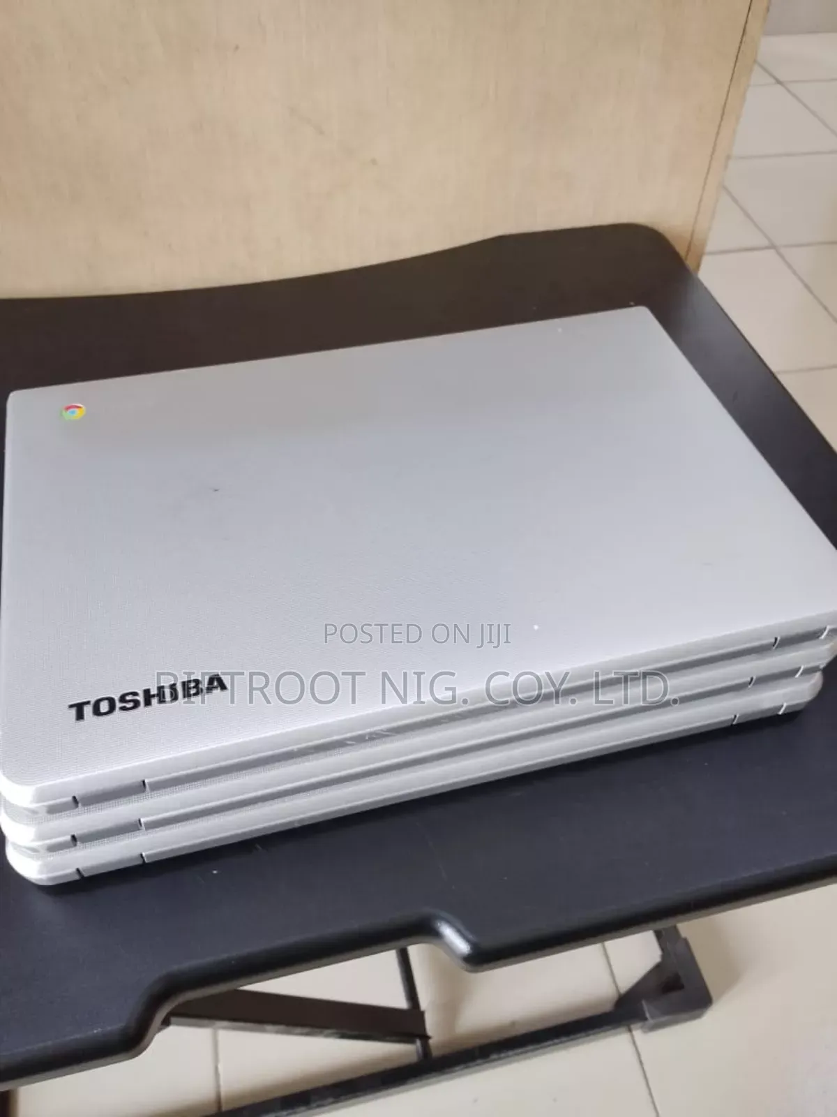 Laptop Toshiba 2GB Intel Celeron SSD 16 GB