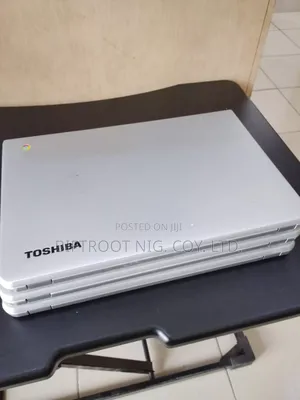 Laptop Toshiba 2GB Intel Celeron SSD 16 GB