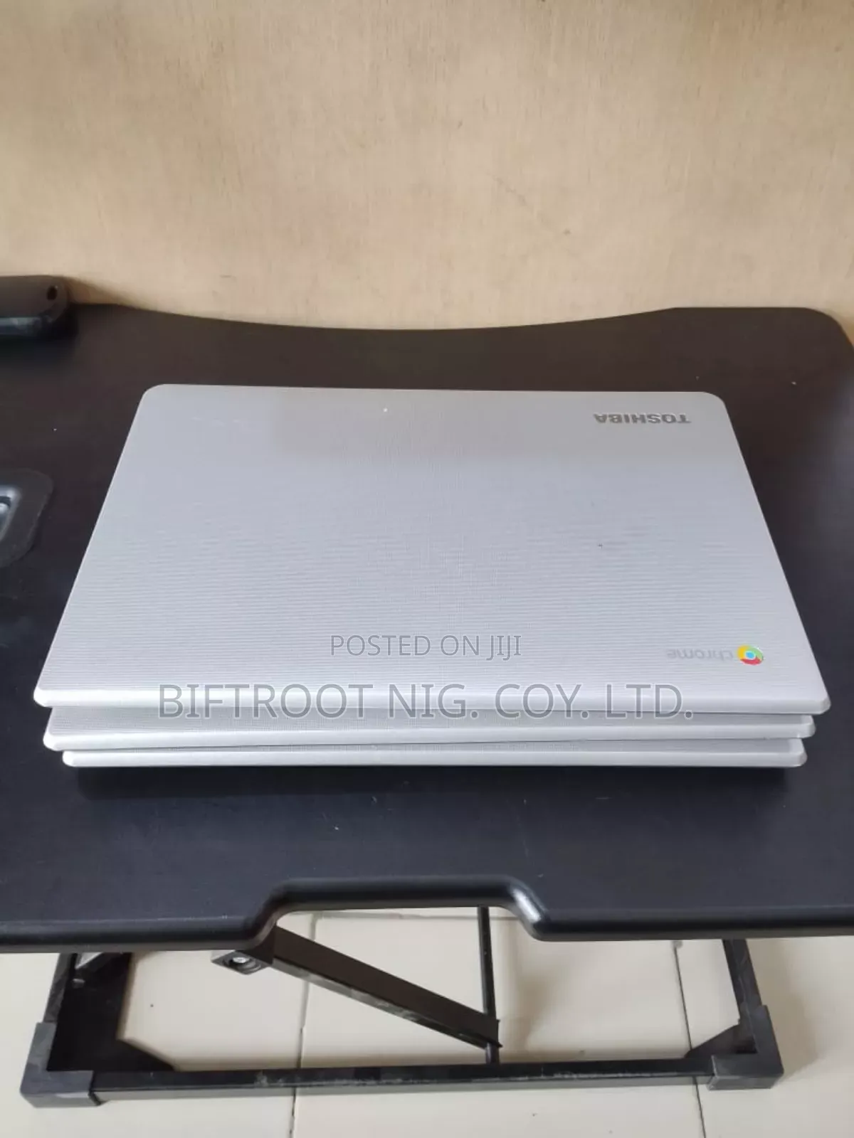 Laptop Toshiba 2GB Intel Celeron SSD 16 GB