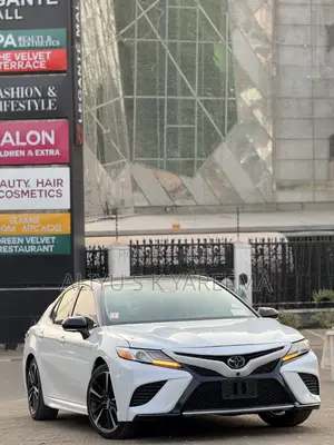 Toyota Camry XSE V6 FWD 2020 White
