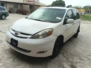Toyota Sienna 2006 White