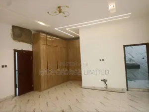 4bdrm Duplex in Chevron for rent