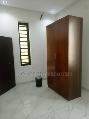 4bdrm Duplex in Chevron for rent