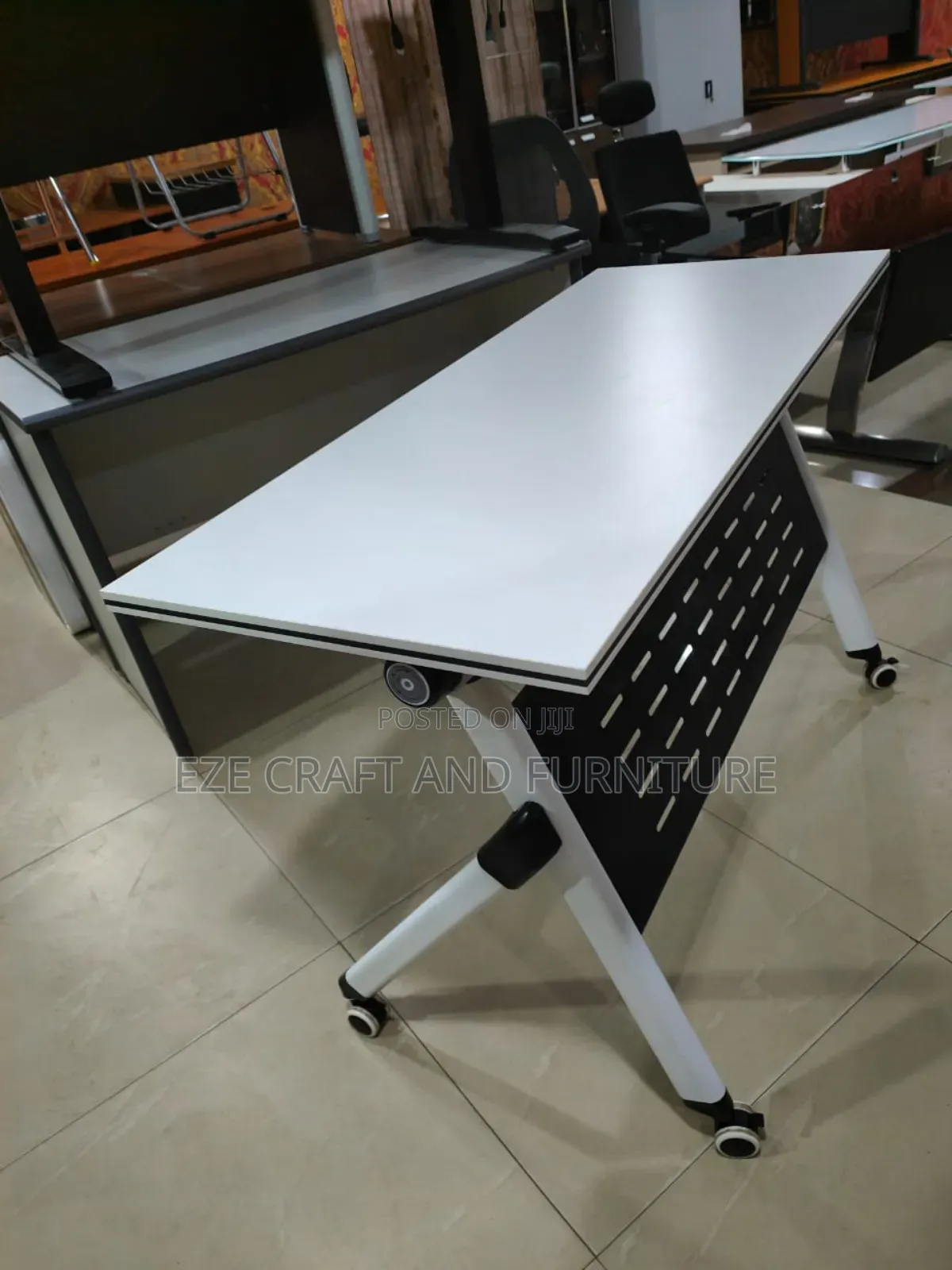 4feet Flipping Top Training Table