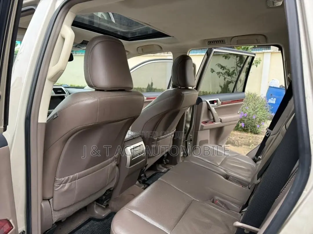 Lexus GX 2013 Gold
