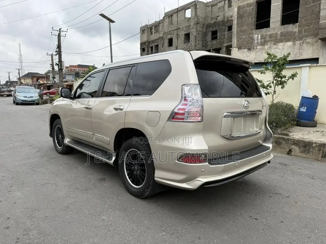 Lexus GX 2013 Gold