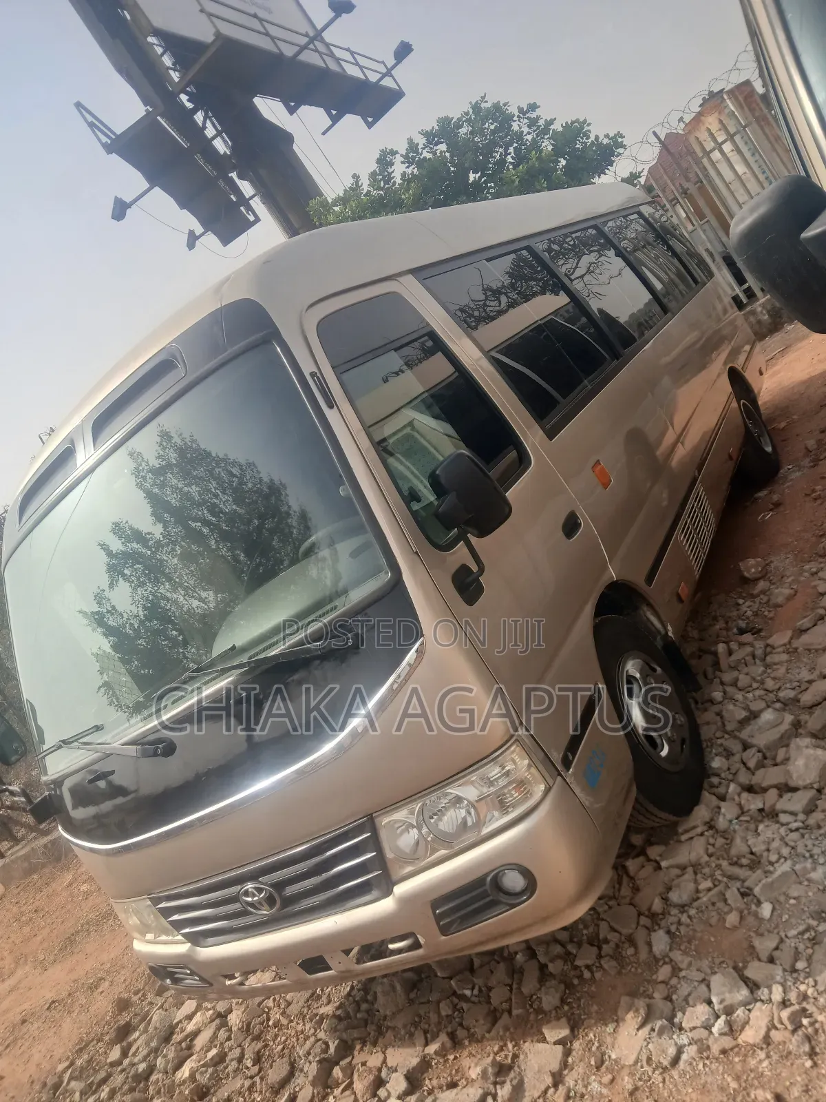 Toyota Coaster 2010