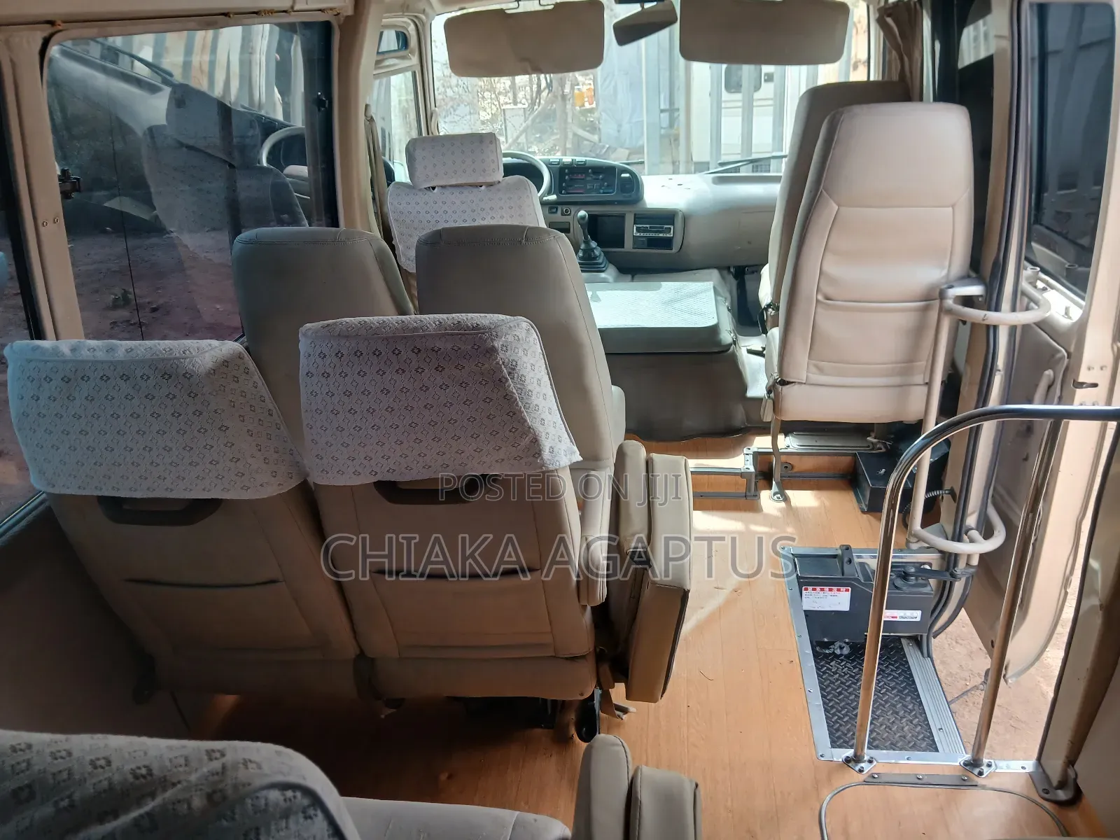 Toyota Coaster 2010