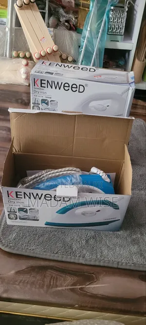 Electric Iron. Dry Iron. (Non-Stick)