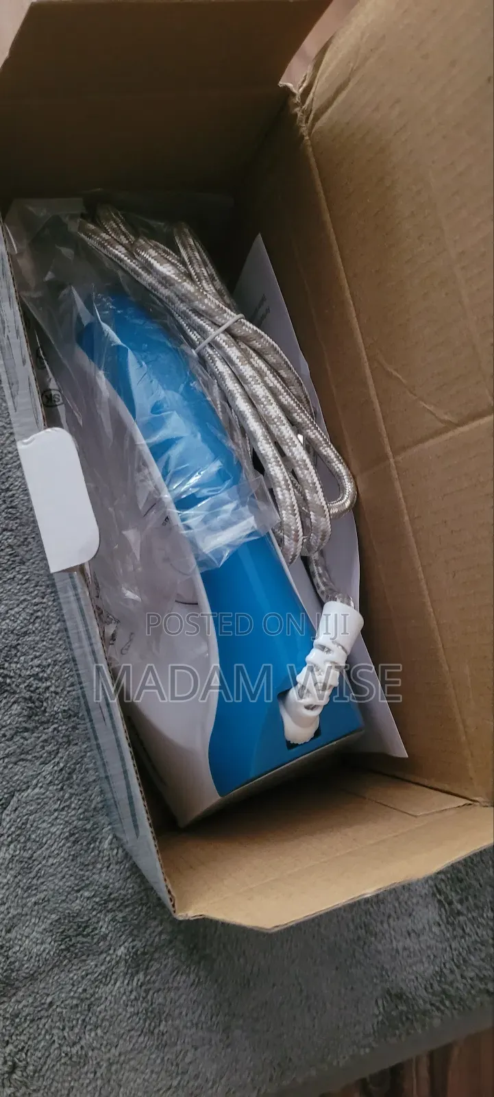 Electric Iron. Dry Iron. (Non-Stick)