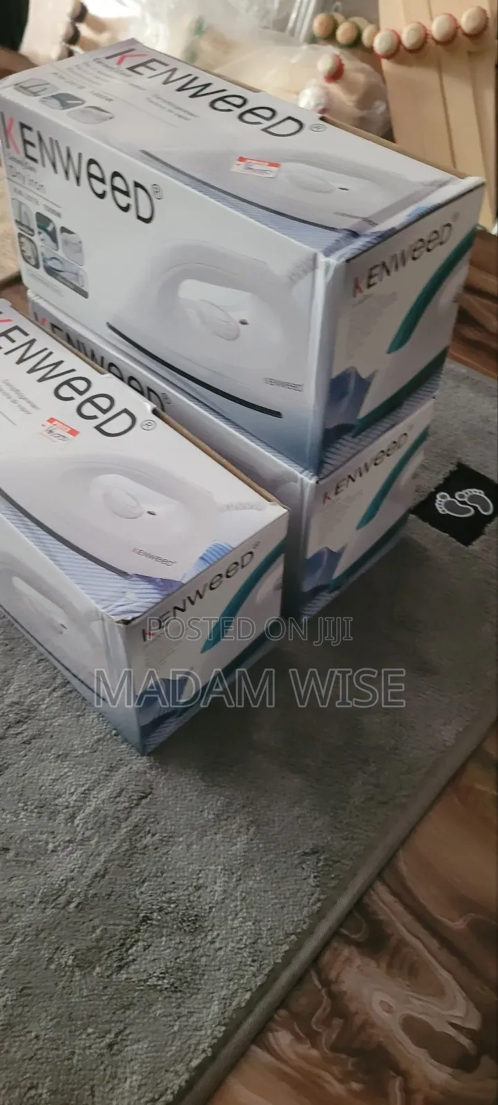 Electric Iron. Dry Iron. (Non-Stick)