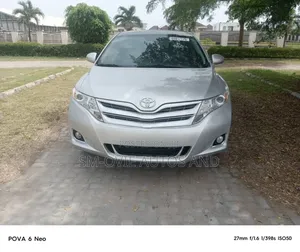 Toyota Venza XLE 2012 Silver