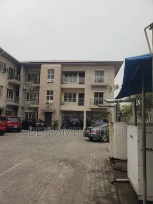 3bdrm Apartment in Lekki Right for rent