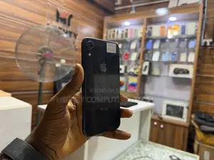 Apple iPhone XR 64 GB Black
