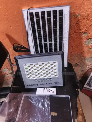 100w Solar Flood Light
