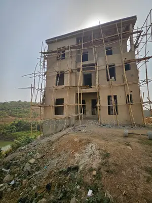 6bdrm Duplex in Asokoro for sale