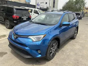 Toyota RAV4 LE AWD (2.5L 4cyl 6A) 2017 Blue