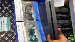 Ps4 Fat Working Perfectly 2pads and Games