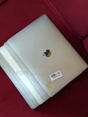 New Laptop Apple MacBook Pro 2020 16GB Intel Core i5 SSD 512GB