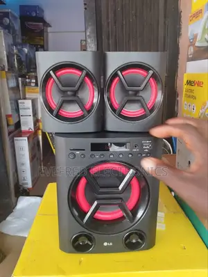 Lg Xboom Sound System 40watts With Strong Base