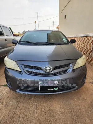 Toyota Corolla LE 4dr Sedan (1.8L 4cyl 4A) 2012 Gray