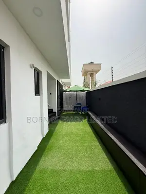 Furnished 2bdrm Block of Flats in Lekki Phase 1 for rent