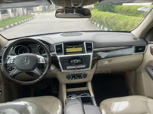 Mercedes-Benz M Class ML 350 BlueTEC 4Matic 2012 Blue
