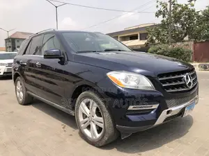 Mercedes-Benz M Class ML350 4MATIC 4dr SUV AWD (3.5L 6cyl 7A) 2014 Blue