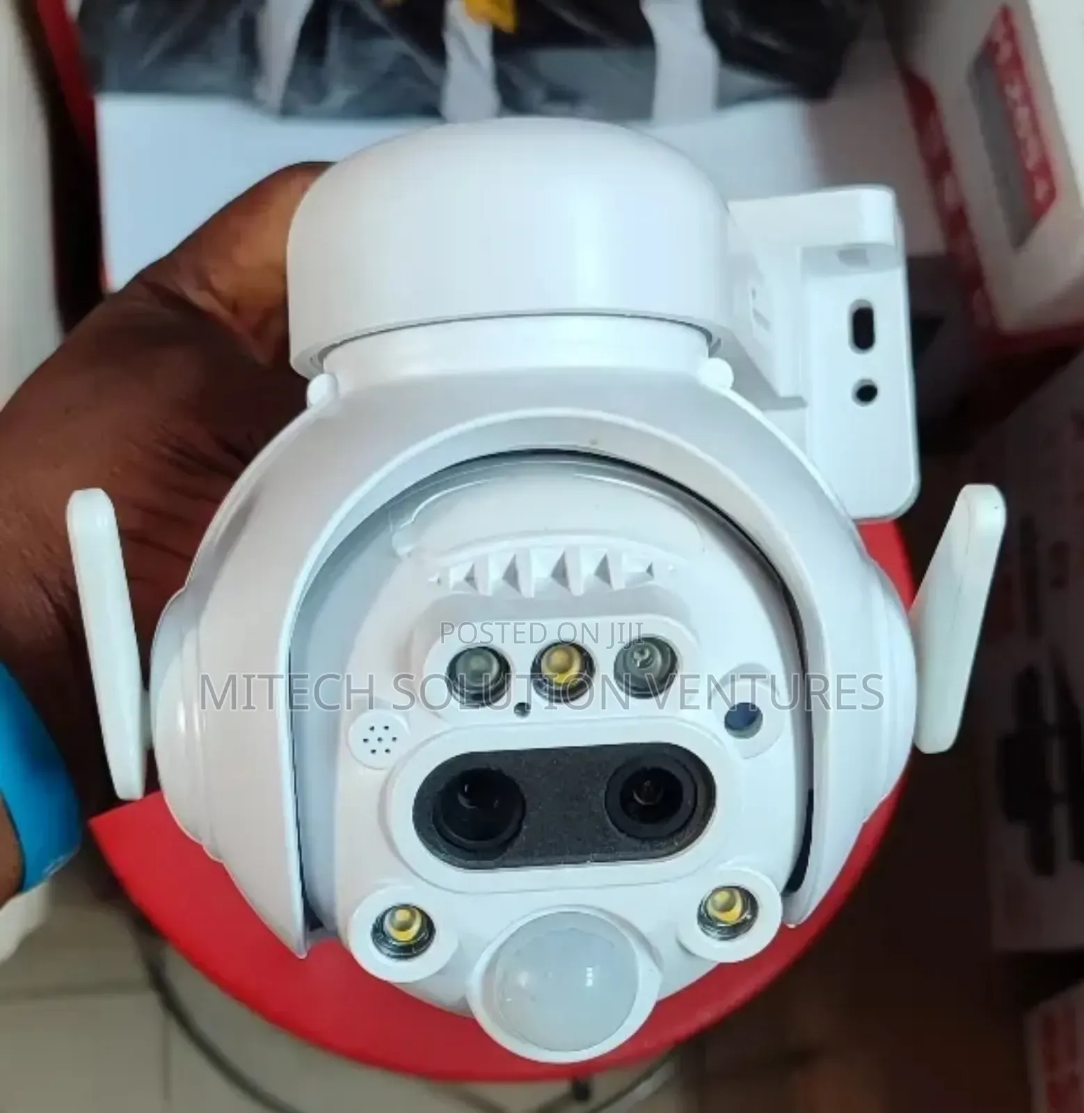 Mini PTZ 4g Solar Camera.