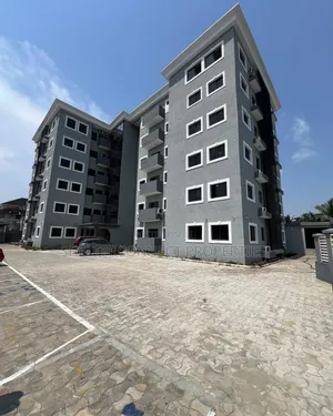 3bdrm Apartment in Lekki Phase 1 for rent