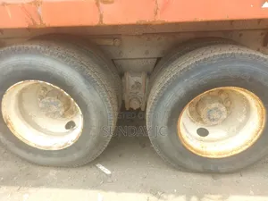 Tokunbo Mack 24valve R Model 10 Tyres Dump Truck Ten Bolts Rim Superb